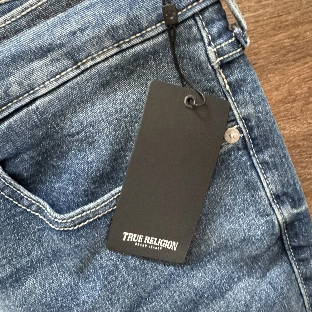 NWT True Religion Geno SN Flap Slim Medium‎ Autumn Wash Blue Jeans Sz 38x32